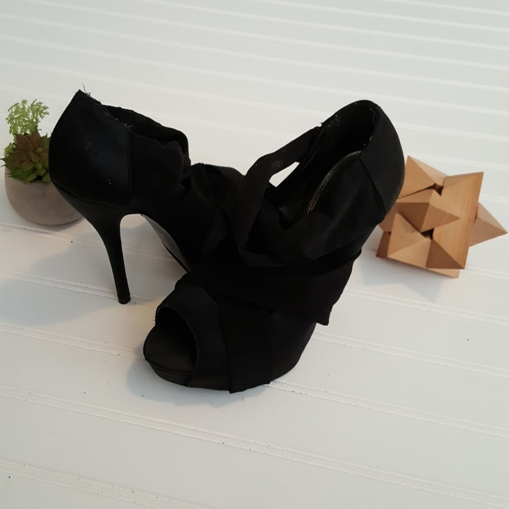 Black Strappy Pumps